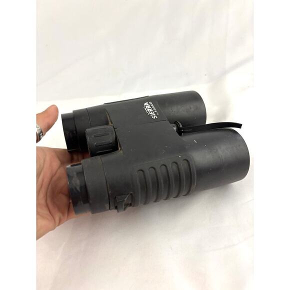 Tasco Sierra 10x42 FOV 304 FT Binoculars Waterproof - Picture 10 of 13